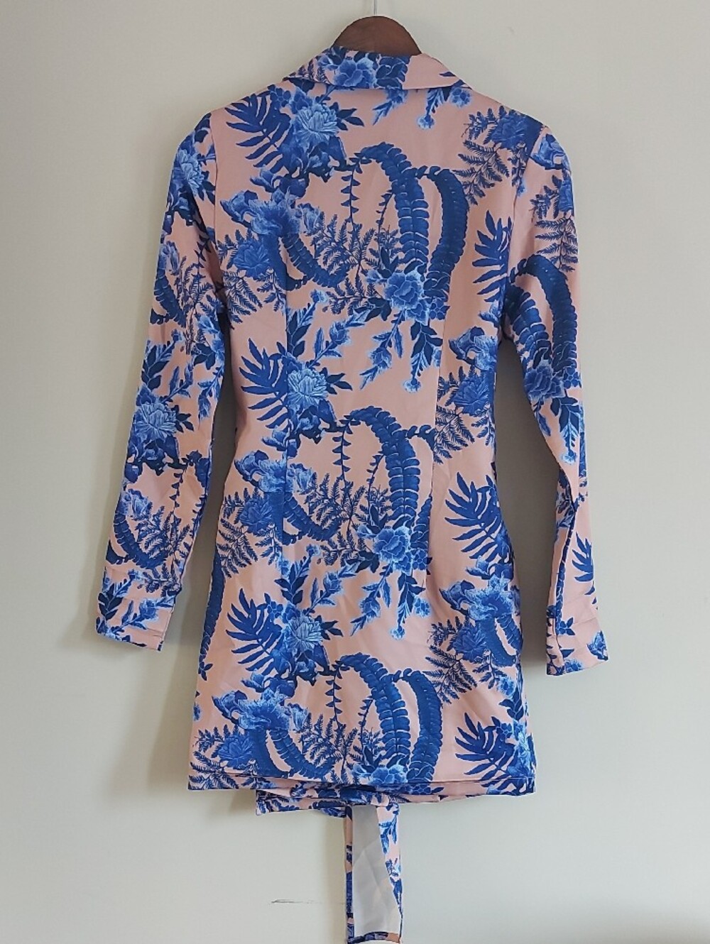 PrettyLittleThing Floral Blazer Wrap Dress - Picture 3 of 6